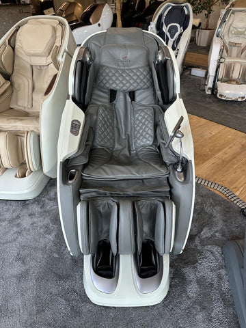 Casada Skyliner II exhibitor in white/grey